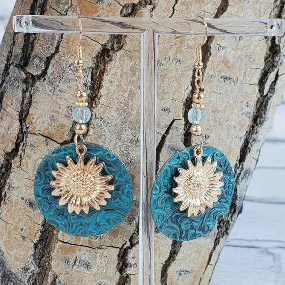Sunflower Circle  Dangle Western Earrings - Picture 1 of 3